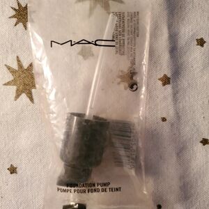 New MAC Cosmetics Pump for Foundation Jar.
